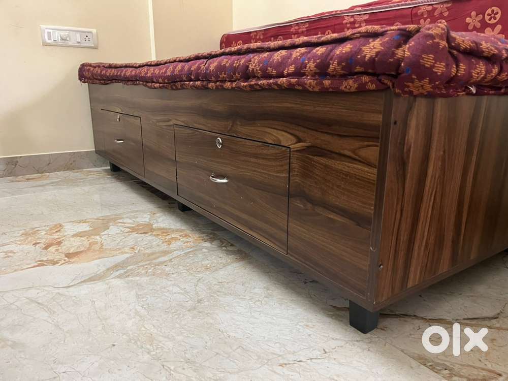 HBR Layout-  diwan with semal wool mattress for sale