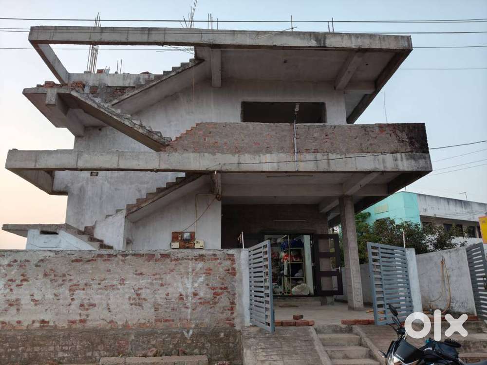 COMMERCIAL building for rent near  high way