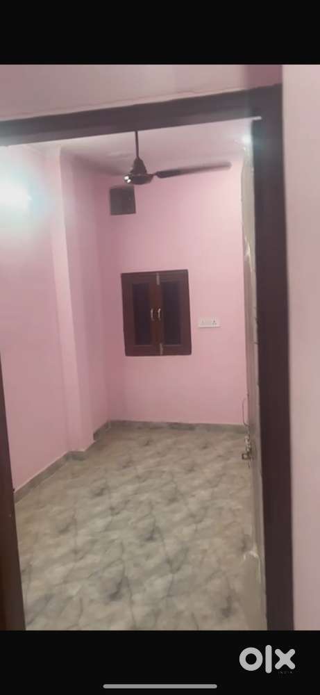 1 rool empty in 2 bht