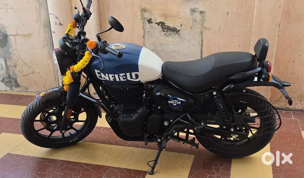 Brand new hunter 350 ( Top model Rebel Blue) purchased on Oct 2025