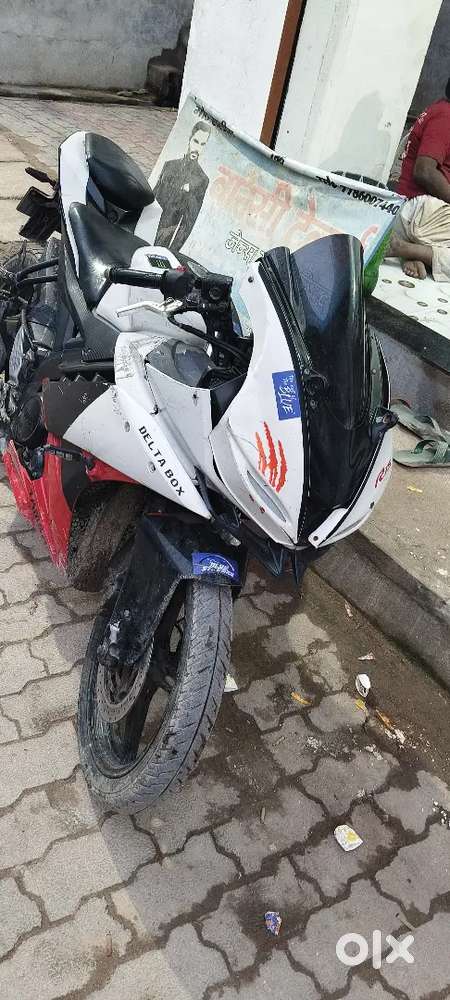 Yamaha R15 v2