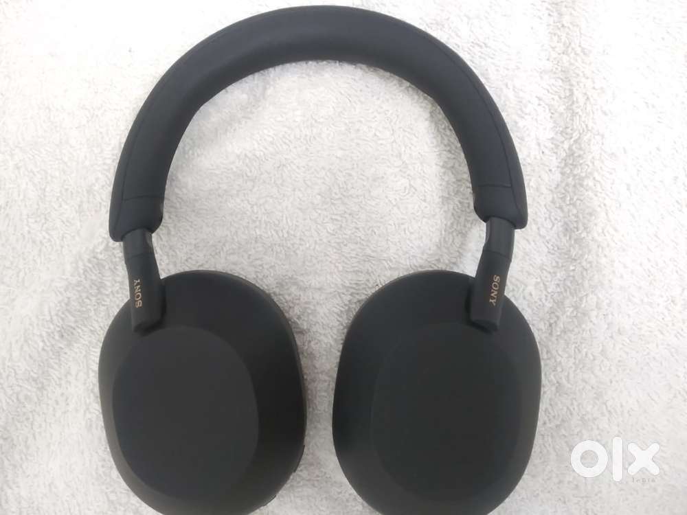 Sony xm5 headphone