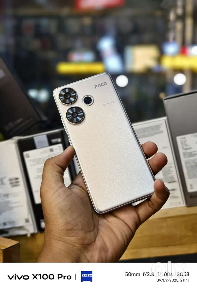 Royal Mobiles Poco F6 - 12GB/512GB