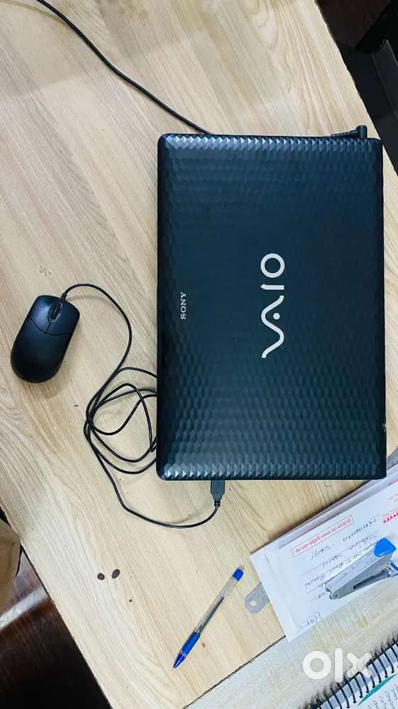 Laptop single hand used