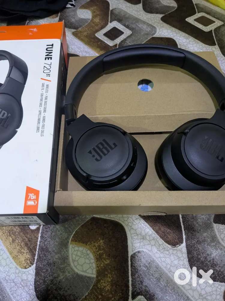 New JBL 720BT with box All accesories in Brand New Condition