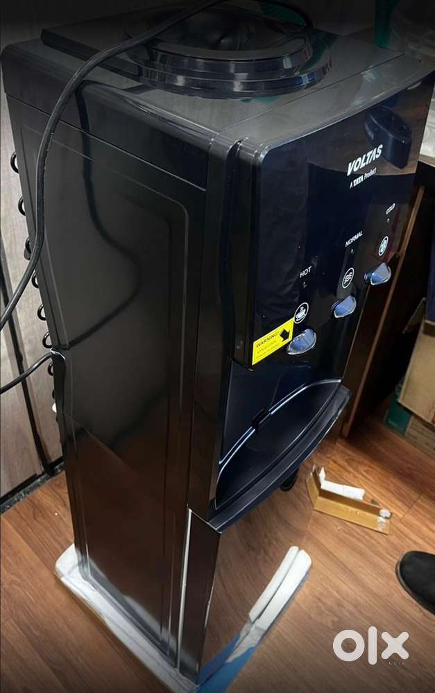 Voltas water dispenser black hot and cold
