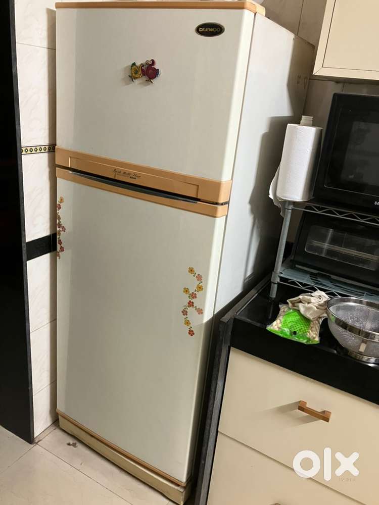 Daewoo double door 300 L