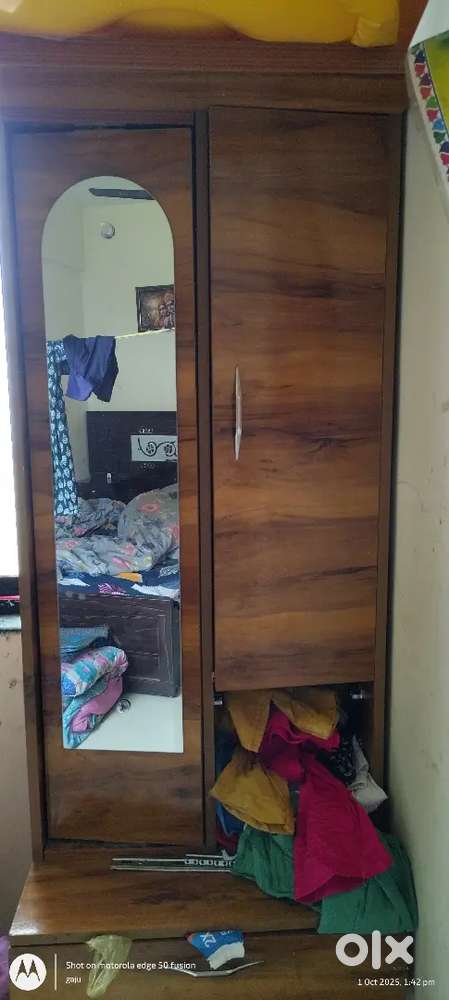 Singal dor furniture