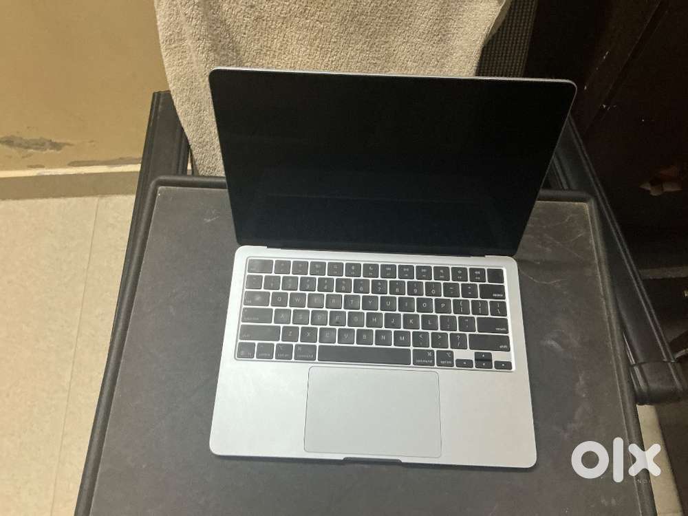 4 months old mac book air m4 2025