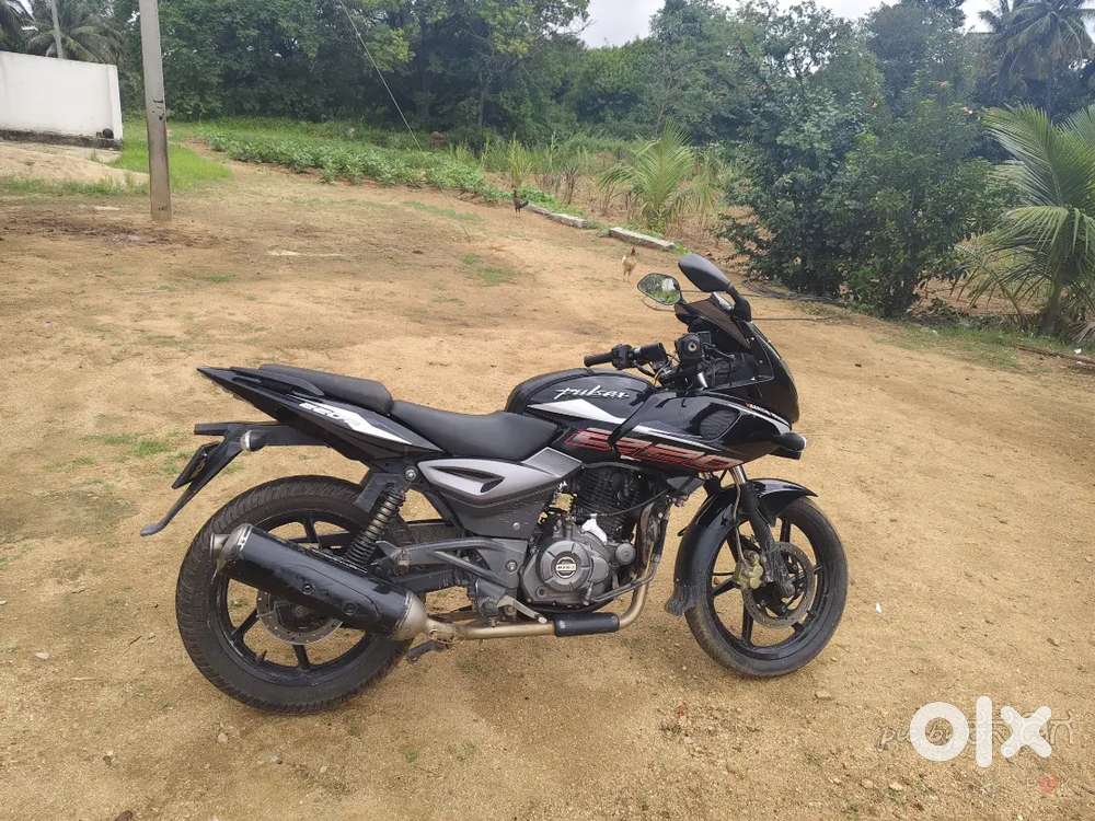 Pulsar 220 f single owner good condition