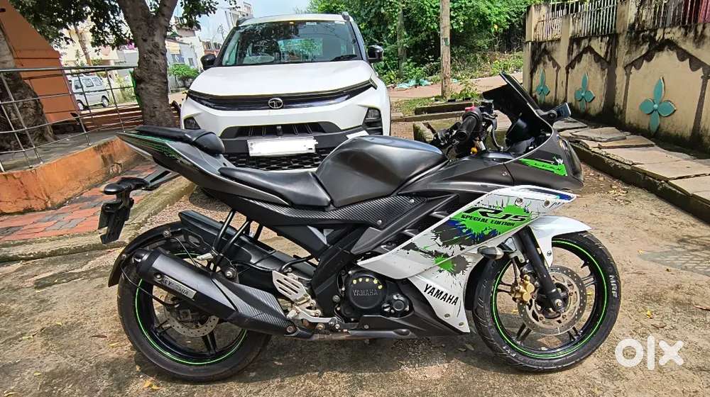 Yamaha R15V2