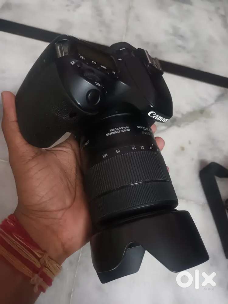 Canon 80d with 18*135mm lens battery charger