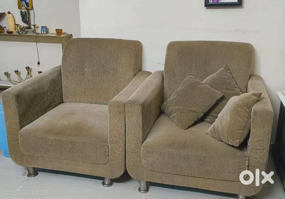 Sofa 5 seater price negotiable please ping me who is interested