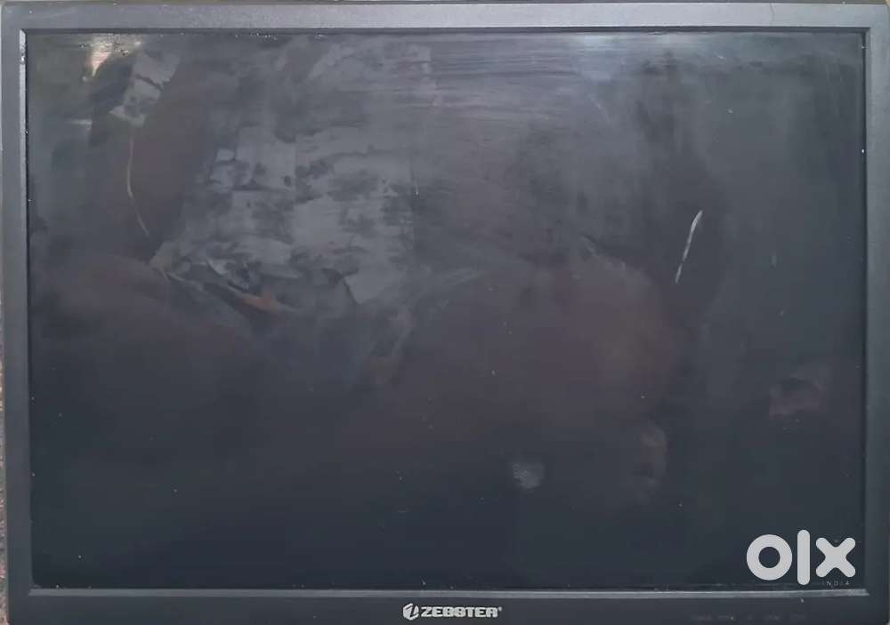 Monitor and keyboard set