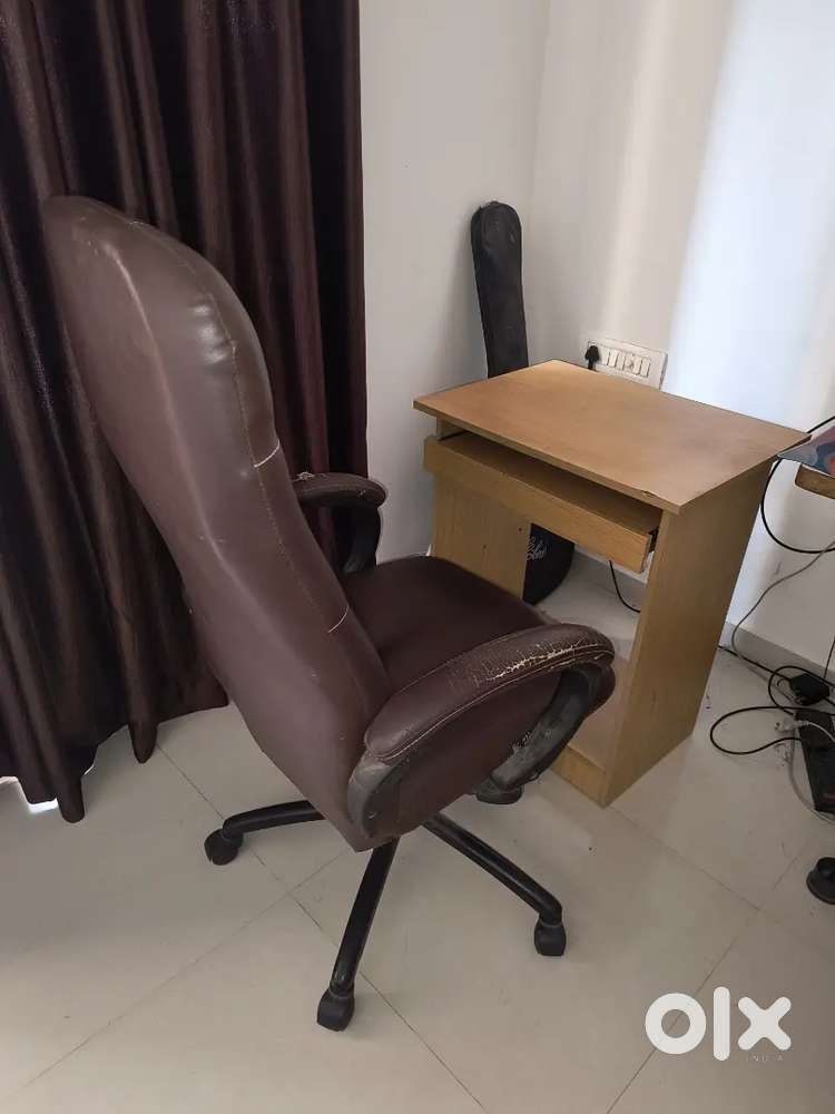 Computer Table with Boss Chair