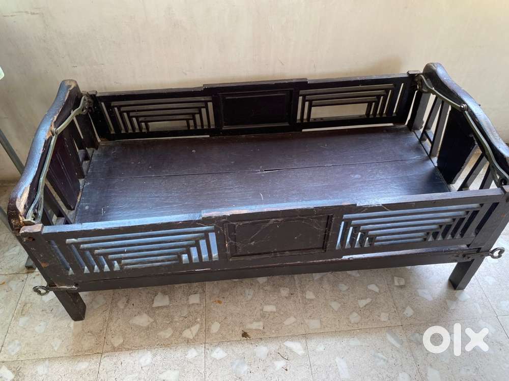 Antique wooden zulla