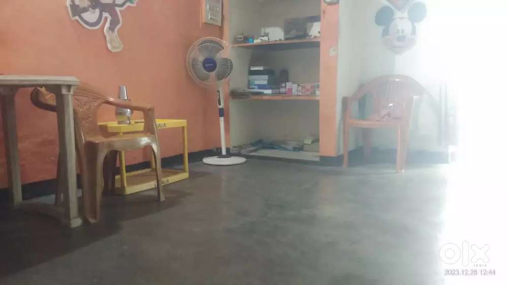 Khud ka ghar hai. 850 sq feet.. Negotiable