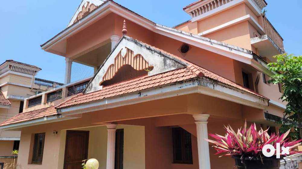 5 cent plot with 3BHK gated community villa for sale at Udayamperoor.