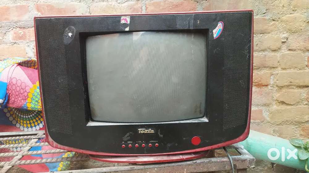 Old Tv good condition mini 12 volt dc fridge