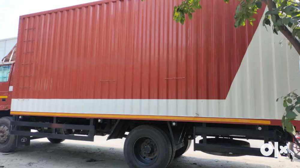 The container truck
