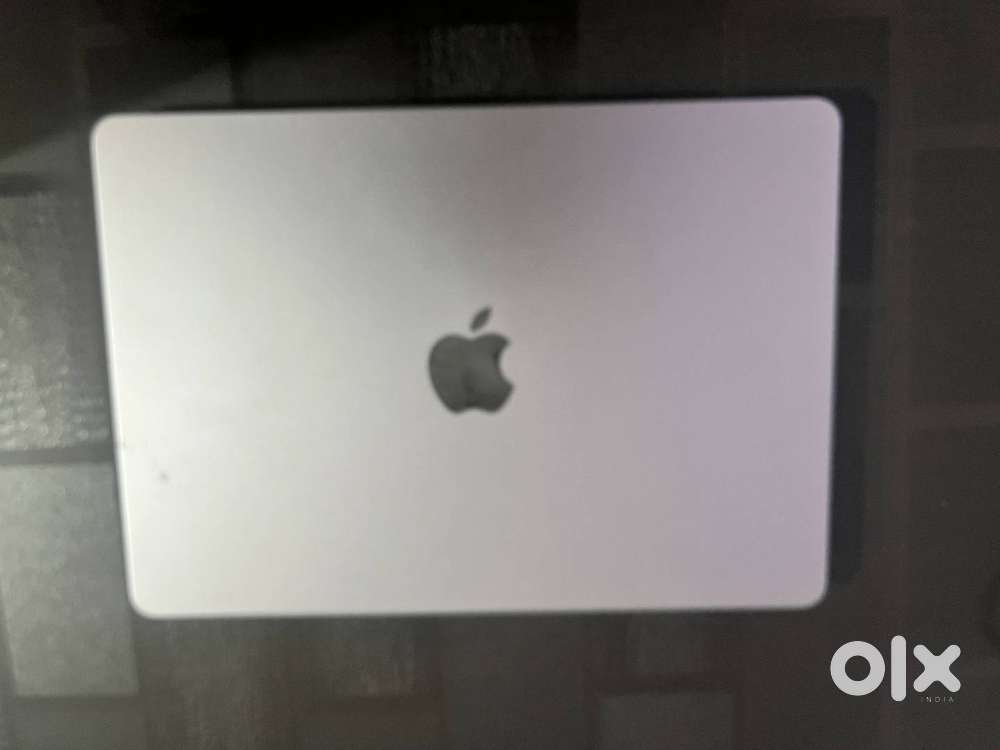 13-inch MacBook Air: Apple M3 chip 24 GB RAM, 512GB storage