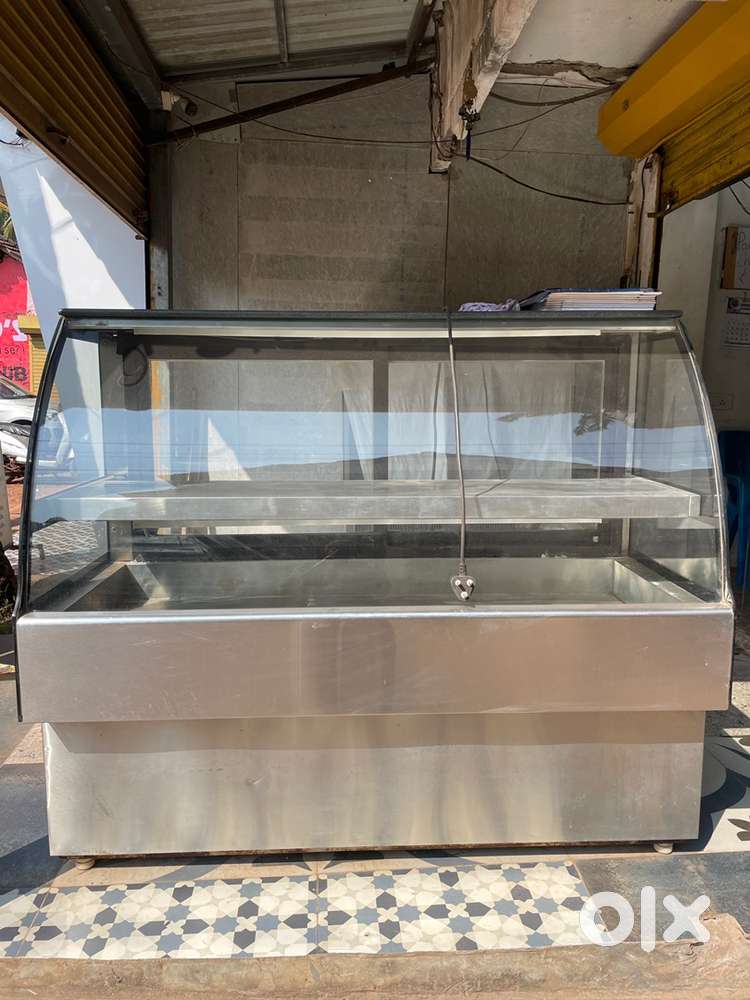 Showcase deep freezer