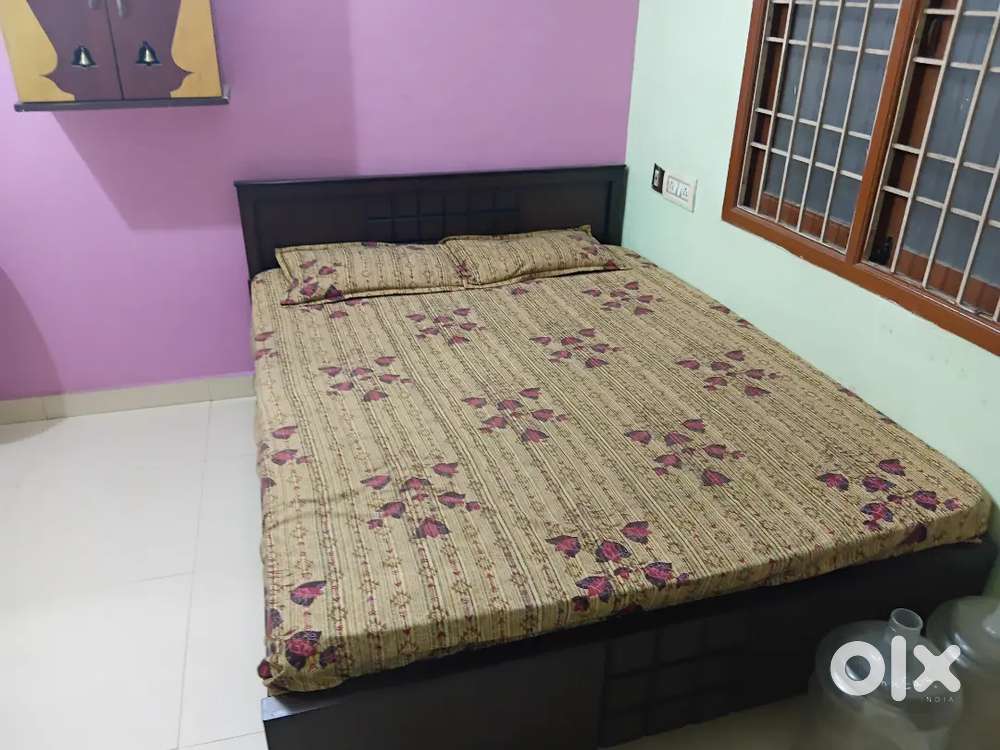 1 Room Kitchen Fully Furnished House in Vadapalani,