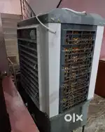 Cooler with stand