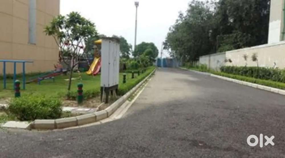 3 BHK READY TO MOVE IN GATED SOCIETY WITH HOME LOAN SECTOR 77