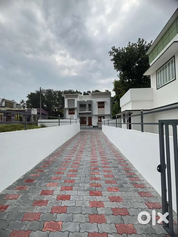 7 Cent 4 bhk @ vavarambalam pallipuram