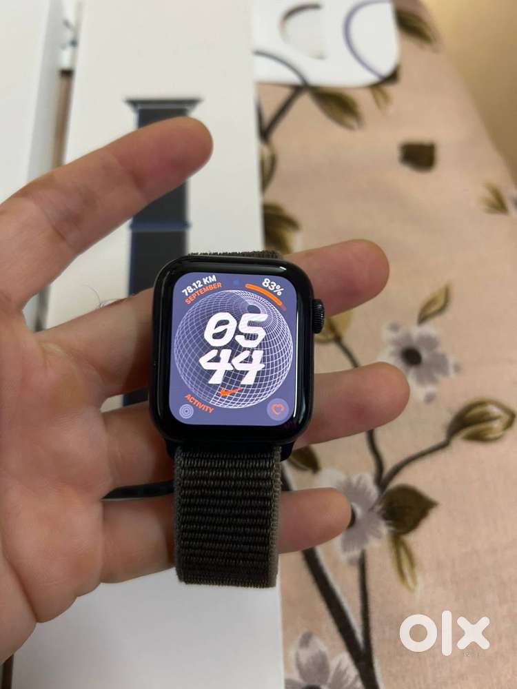Apple Watch SE 2nd Gen 40MM Gps with Sport Loop Band Midnight Aluminum