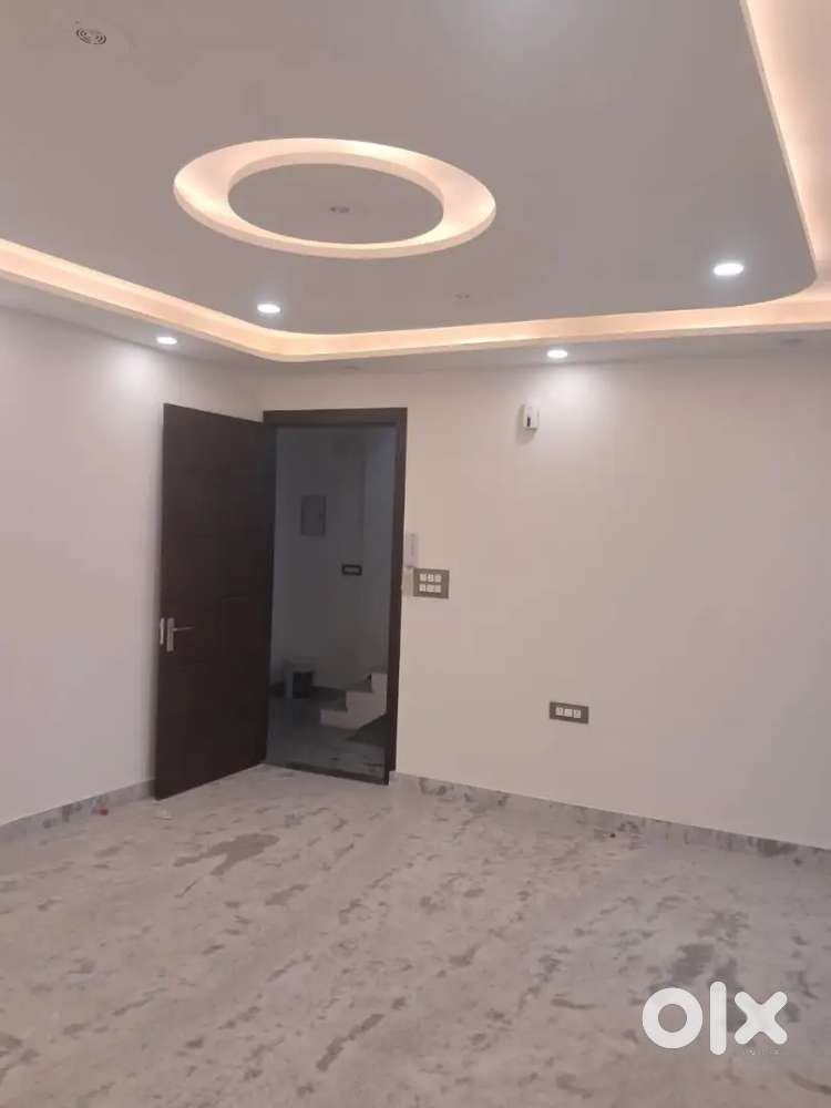 THREE BHK SEMI FURNISHED,RENT-24000