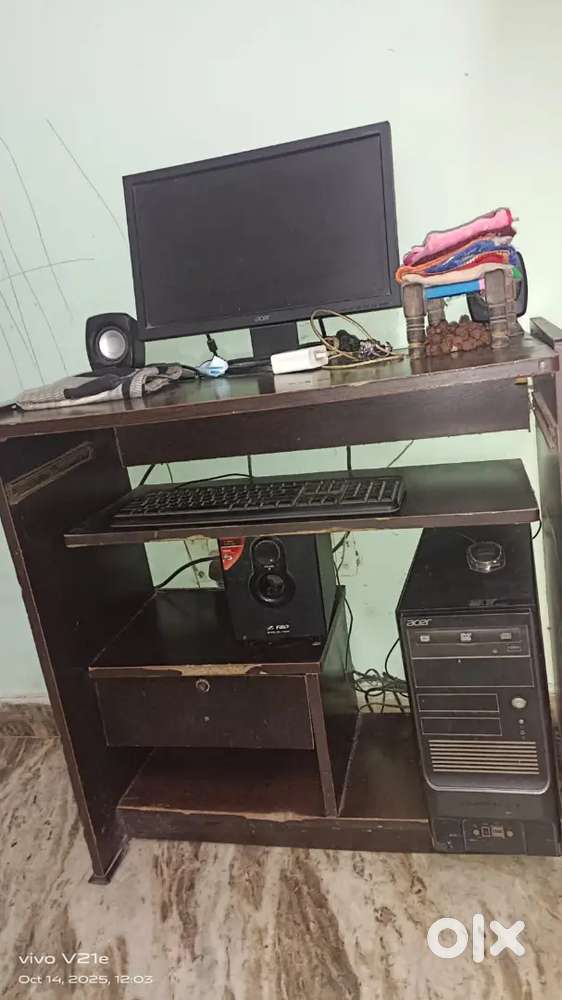 Best desktop acer with table, Samsung TV etc