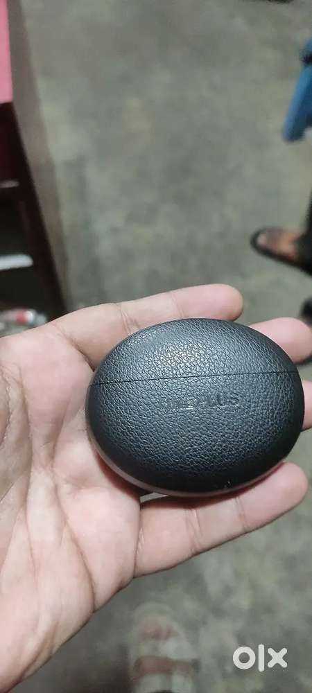 Headphone airbuds