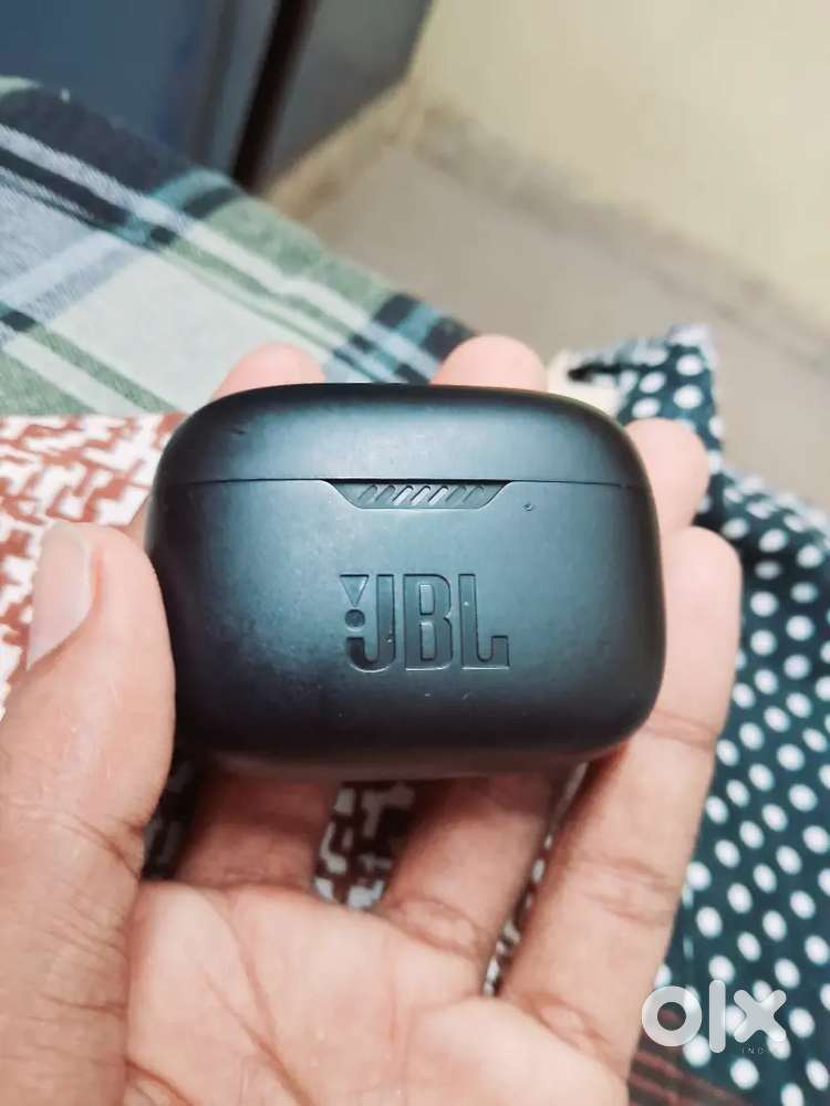 JBL Tune 235nc, With Active Noice Canclitation