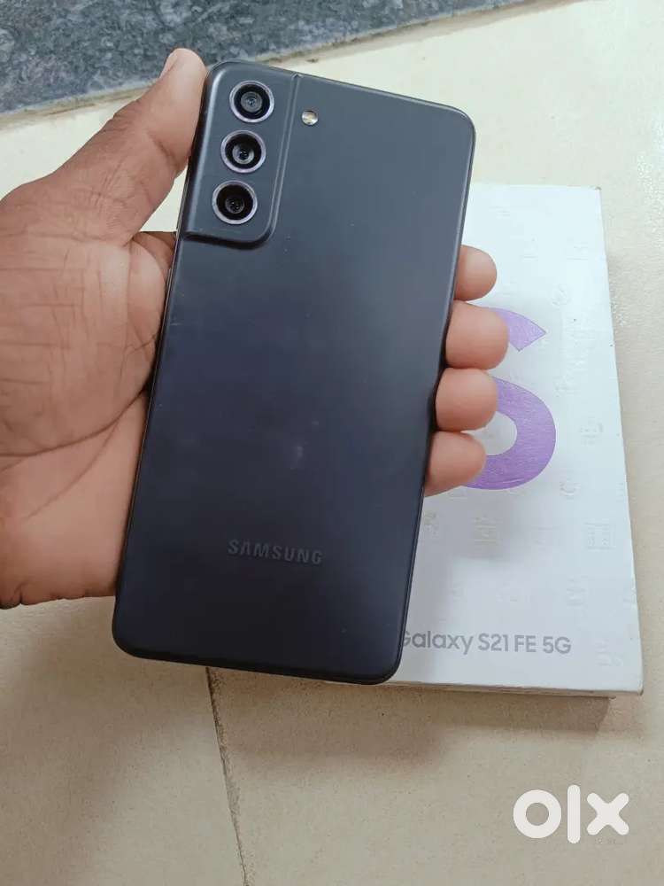 Samsung s21Fe superb condition with box and cable