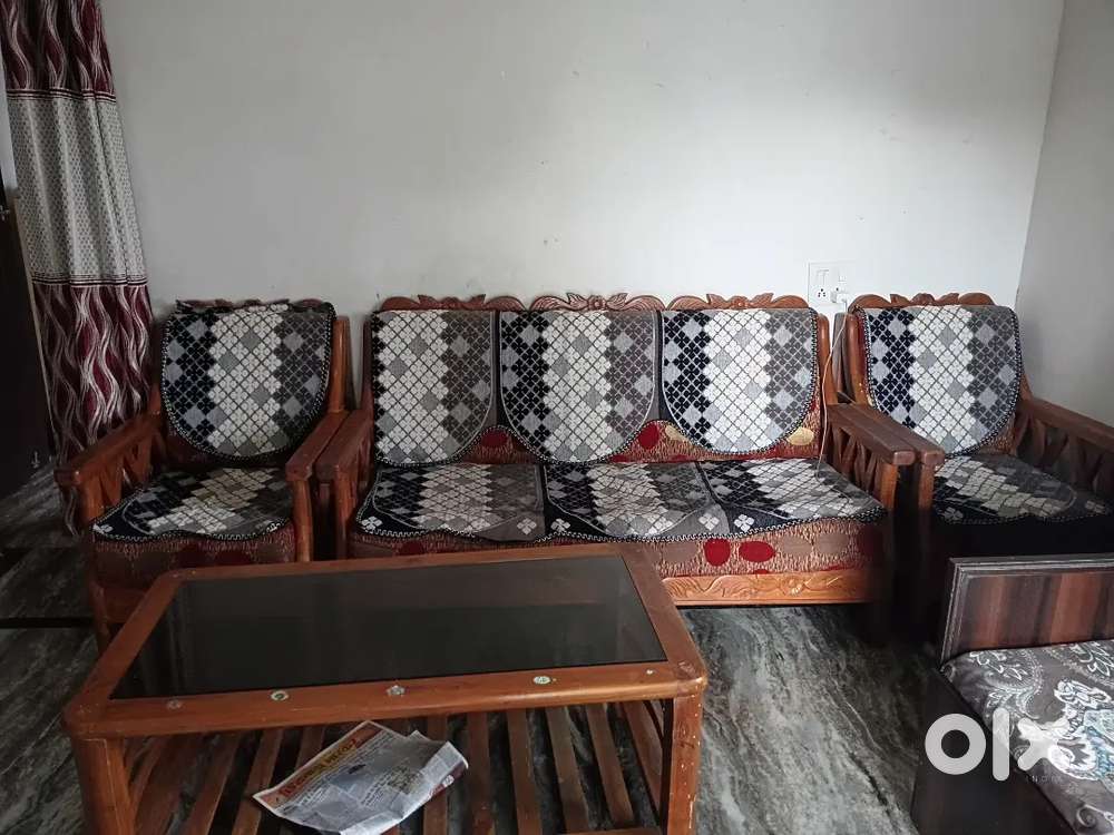 Sagon sofa with table