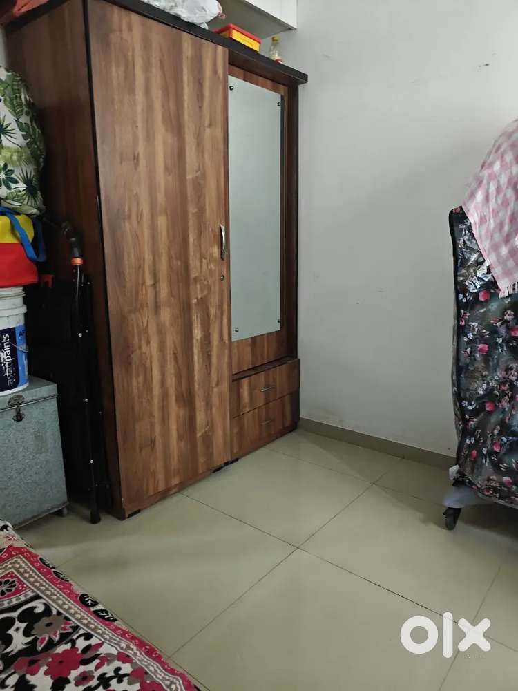 Want to sell Almirah