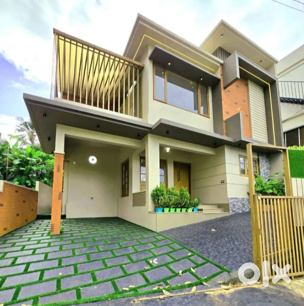 5 CENT 2600 SQFT 4BED ROOMS PREMIUM RESIDENTIAL HOUSE IN KAKKANAD