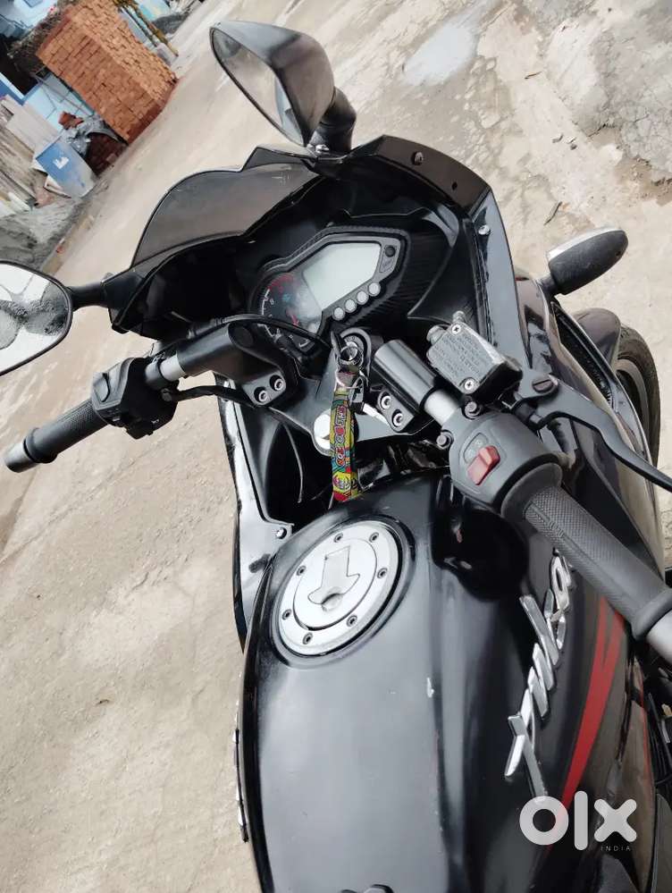 pulser 220 bs4 good condition