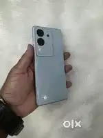 Vivo V29 5G 8GB/128GB.