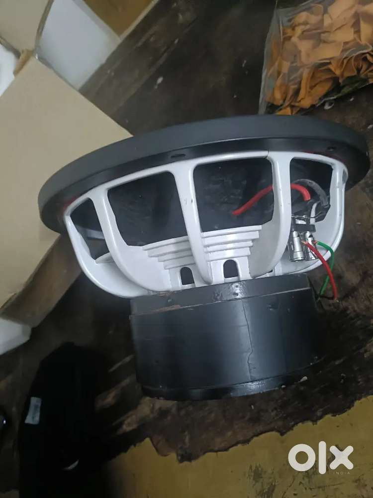 CA 1000Watt RMS sub
