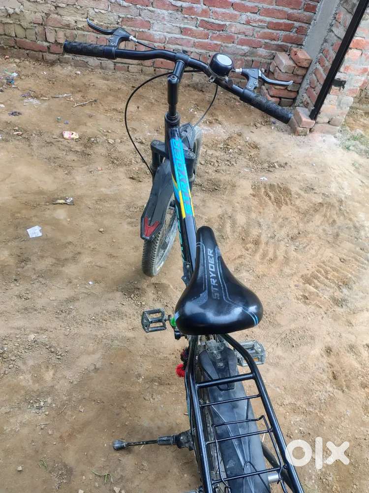 1 saal purana hai