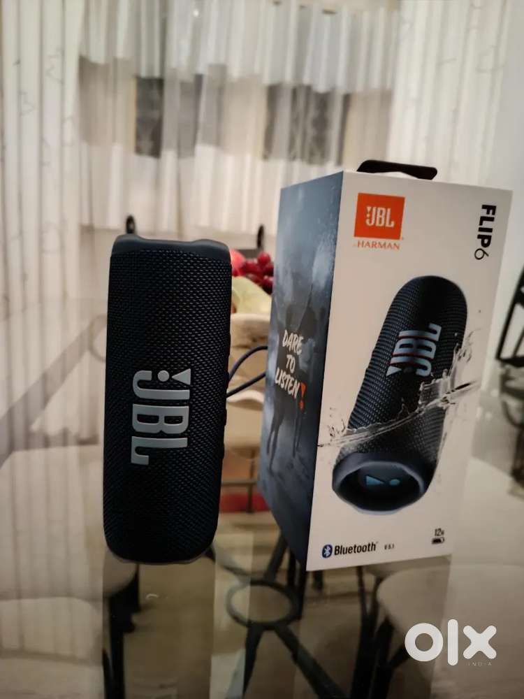 JBL flip 6 mint condition