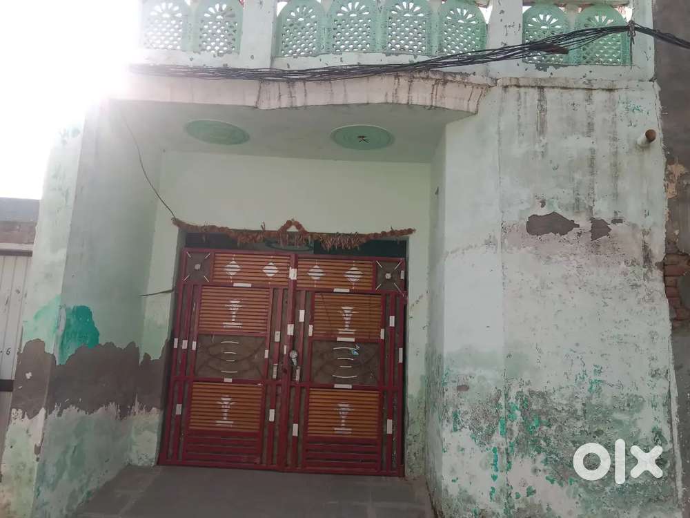 Beautiful house in 1045 ft good condition strong and stable house