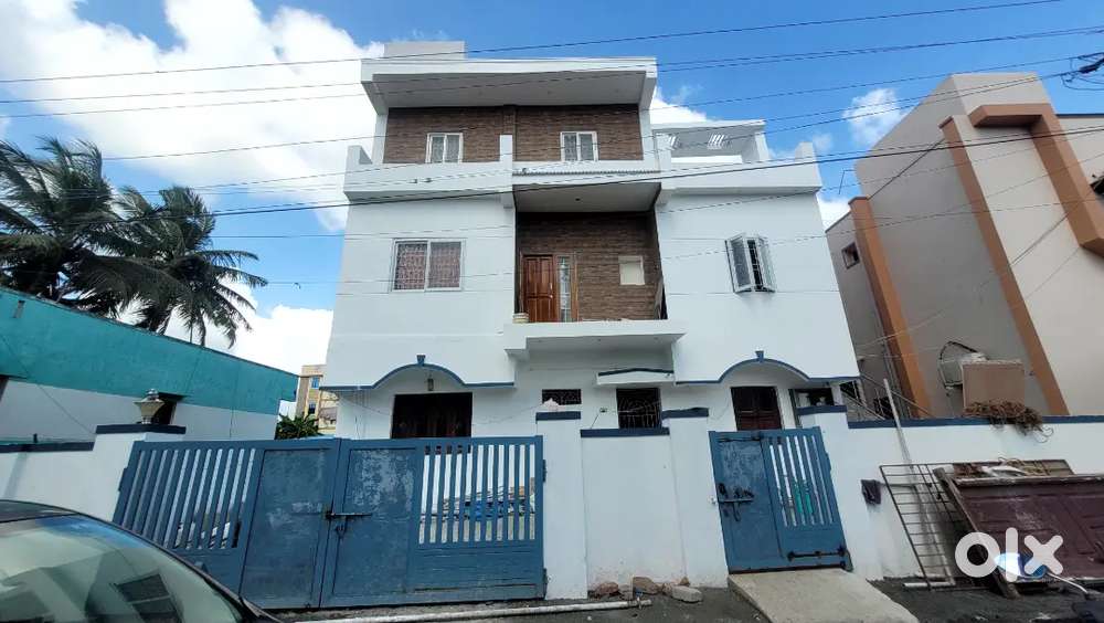 4 BHK house for rent with car parking