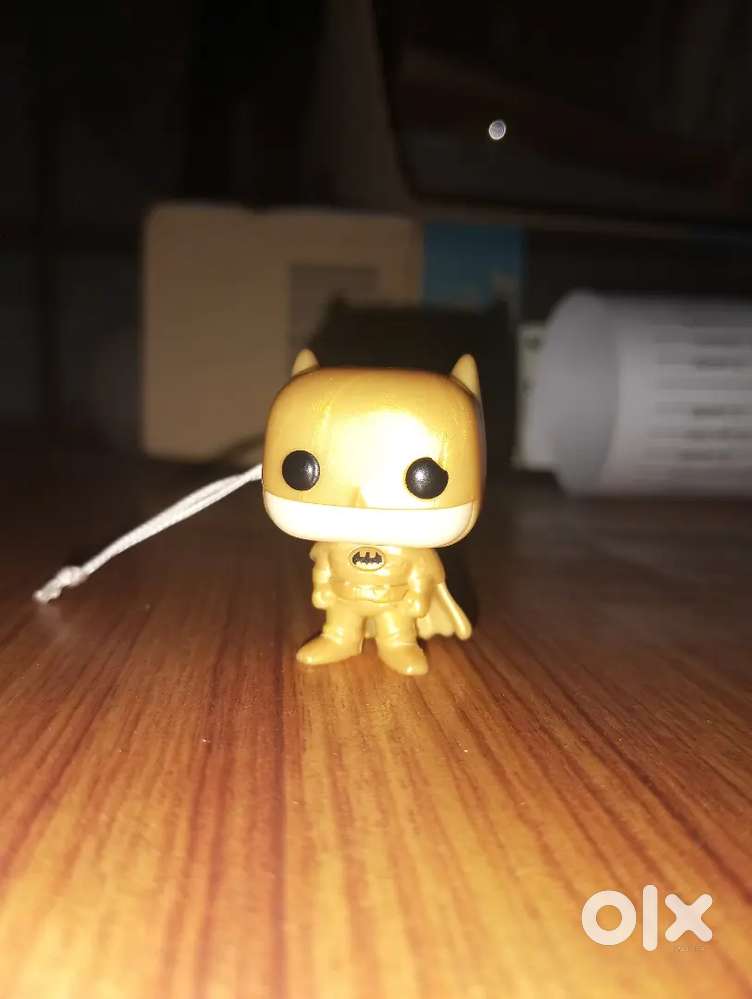 KINDER JOY DC EDITION GOLDEN BATMAN