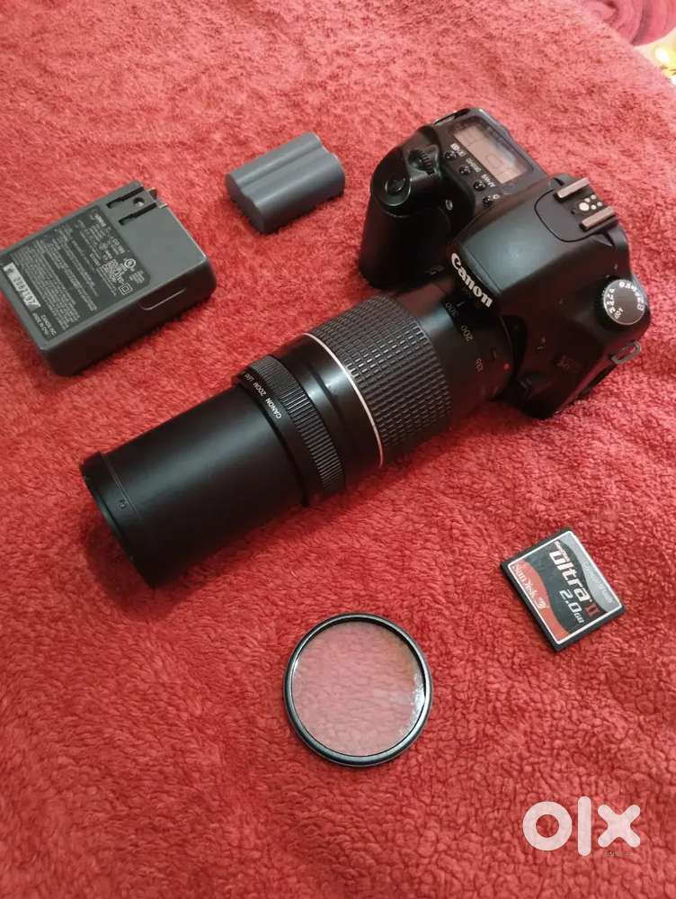 CANON D30 WITH 75:300 LENS