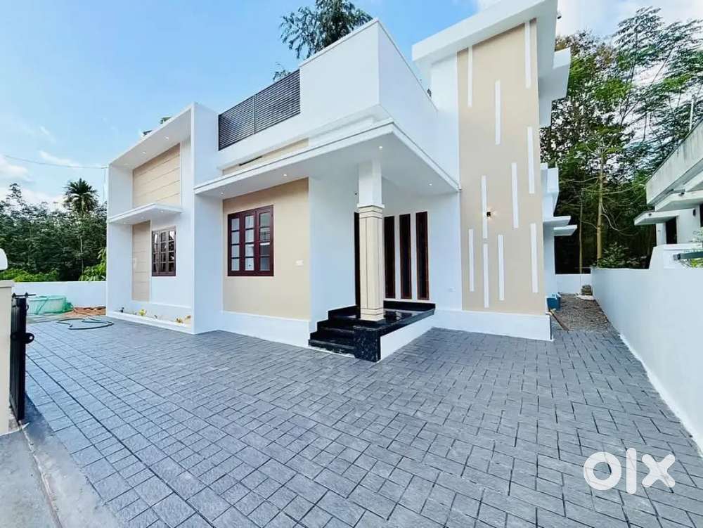 5CENT KAKKANAD PALLIKKARA PAZHAMTHOTTAM 2BHK NEW HOUSE