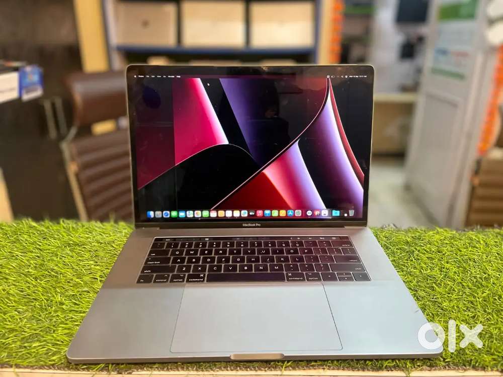 MACBOOK PRO A1707 2017 CORE I7 16GB RAM 512GB SSD 15.6 INCH